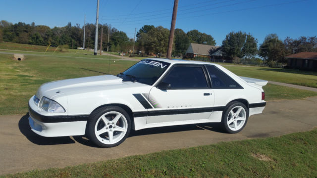 1990 White Ford Mustang Hatchback