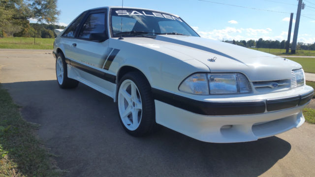 1990 White Ford Mustang Hatchback