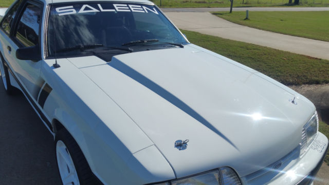 1990 White Ford Mustang Hatchback