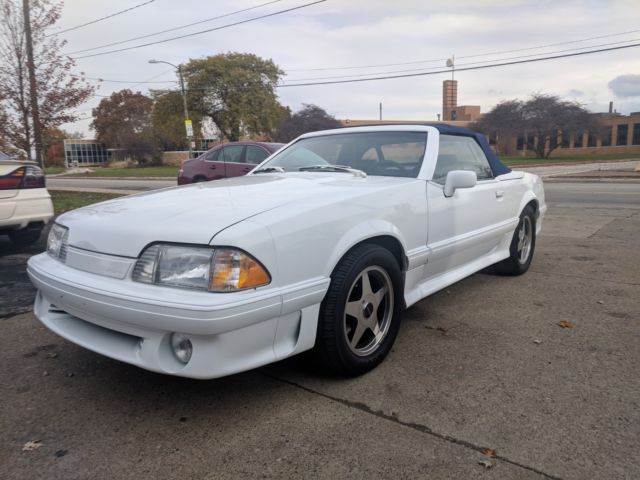1990 White Ford Mustang Convertible