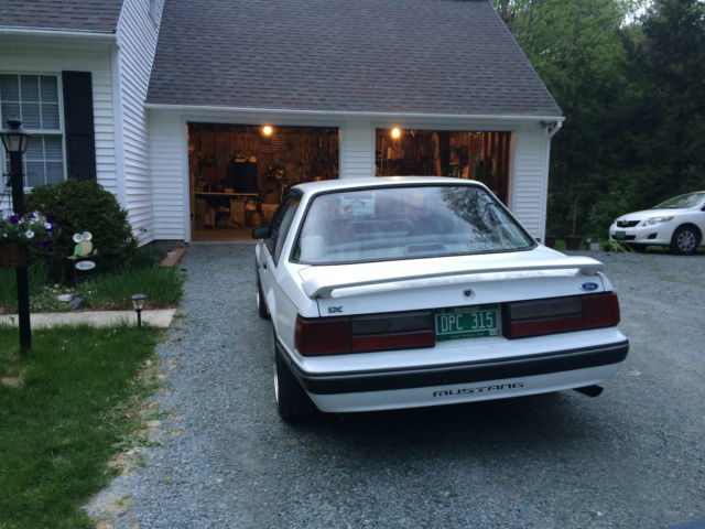 1990 White Ford Mustang Coupe