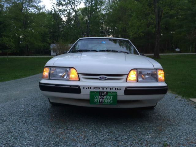 1990 White Ford Mustang Coupe