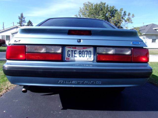 1990 pacific blue Ford Mustang Hatchback