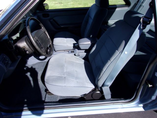 1990 pacific blue Ford Mustang Hatchback