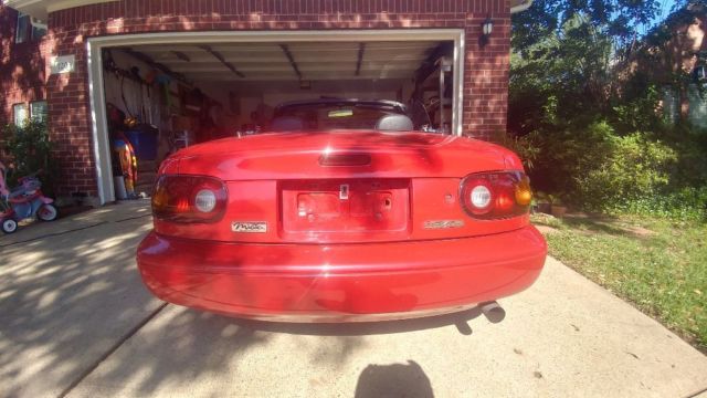 1990 Red Mazda MX-5 Miata Convertible
