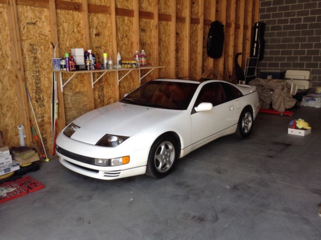1990 White Nissan 300ZX Coupe