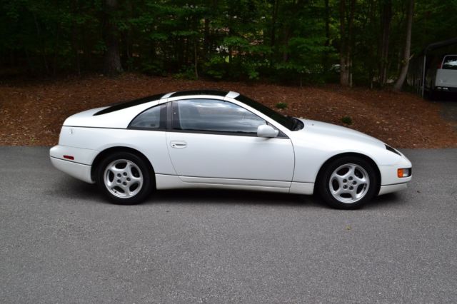 1990 white Nissan 300ZX hatchback