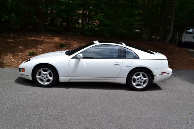 1990 white Nissan 300ZX hatchback