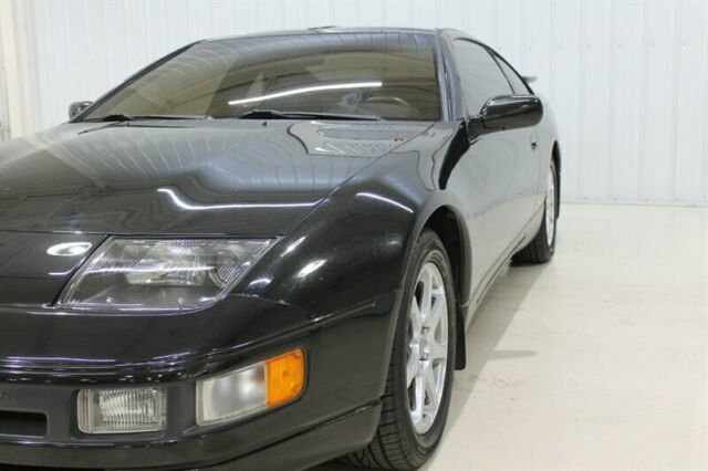 1990 Black Nissan 300ZX --