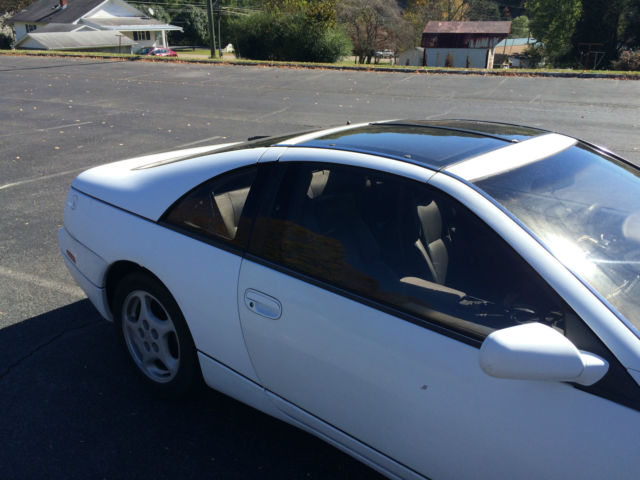 1990 White Nissan 300ZX Hatchback