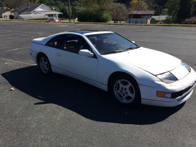 1990 White Nissan 300ZX Hatchback