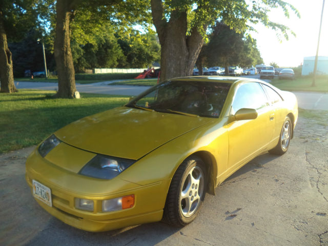 1990 Yellow Nissan 300ZX Hatchback