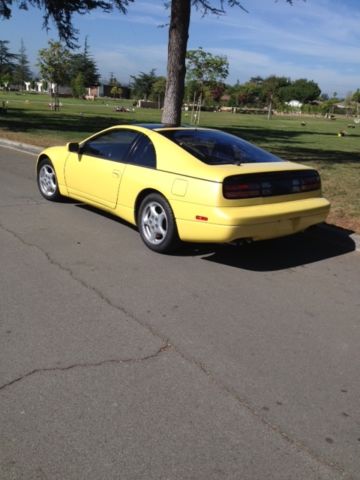 1990 Yellow Nissan 300ZX Coupe
