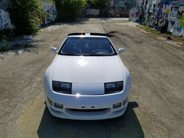 1990 White Nissan 300ZX Coupe