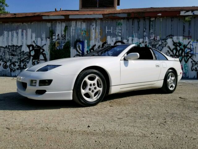 1990 White Nissan 300ZX Coupe