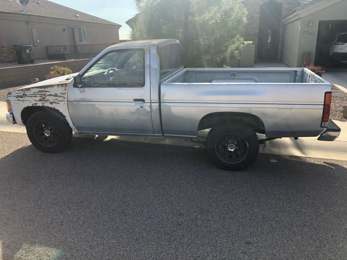 1990 Nissan Pickup for sale: photos, technical specifications, description