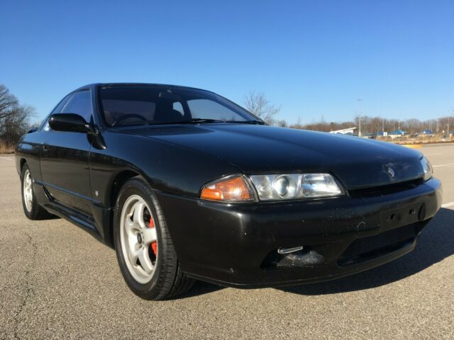 1990 Black Nissan GT-R Coupe