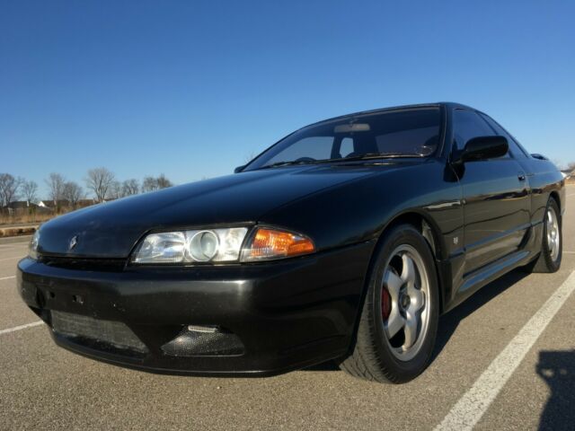 1990 Black Nissan GT-R Coupe