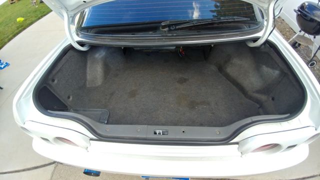 1990 White Nissan GT-R