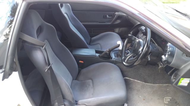 1990 White Nissan GT-R