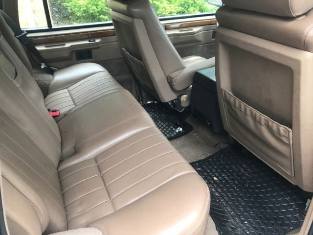 1990 White Land Rover Range Rover SUV