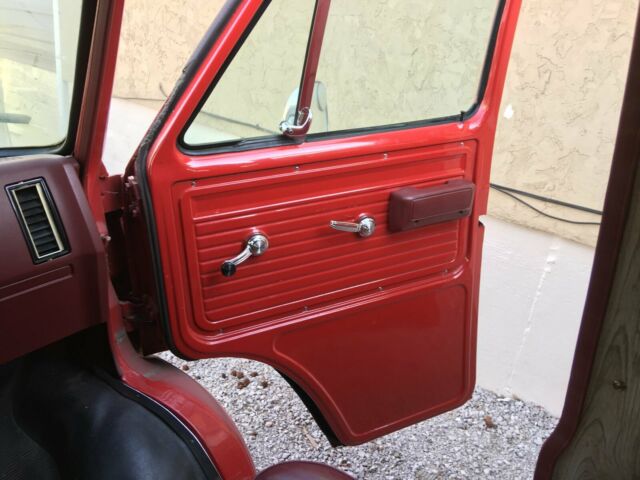 1990 Red Chevrolet G20 Van