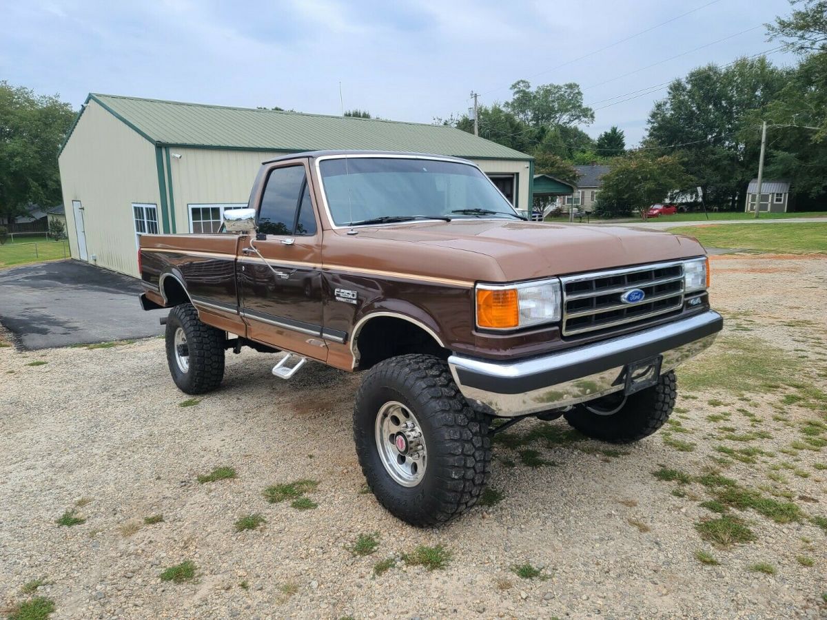 1990 Brown Ford F-250 Standard Cab Pickup