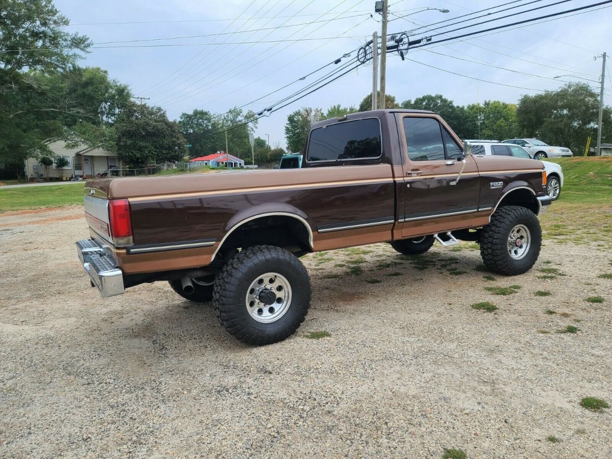 1990 Brown Ford F-250 Standard Cab Pickup