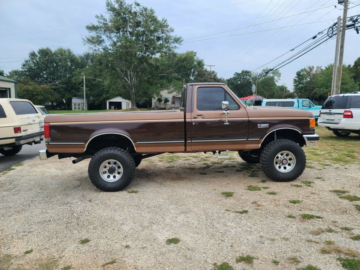 1990 Brown Ford F-250 Standard Cab Pickup