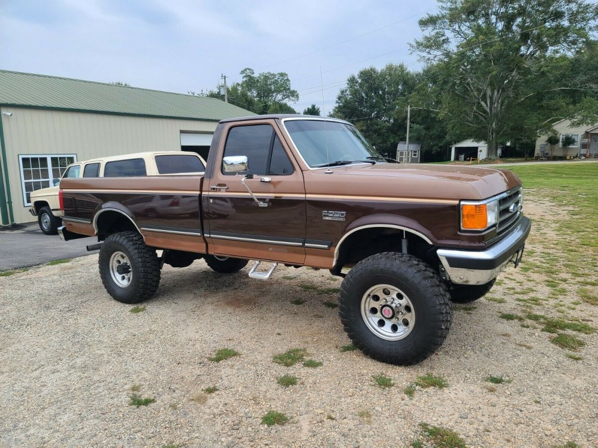 1990 Brown Ford F-250 Standard Cab Pickup
