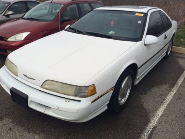 1990 White Ford Thunderbird Coupe