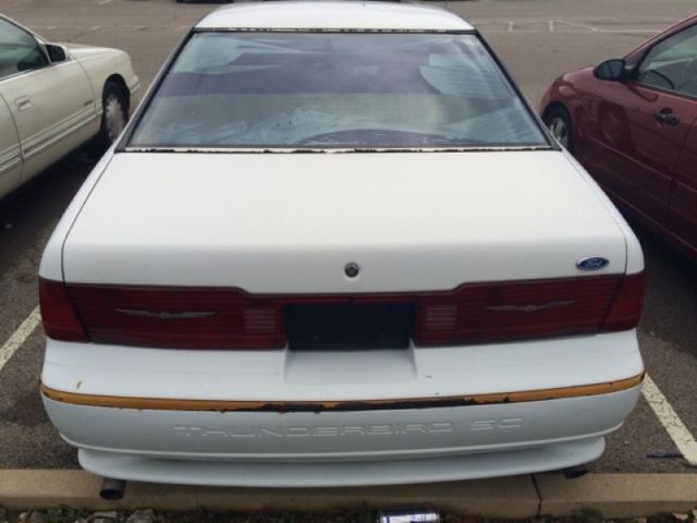 1990 White Ford Thunderbird Coupe