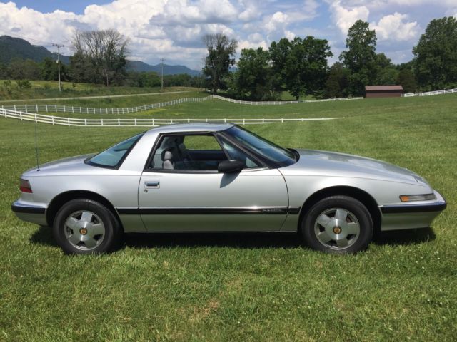 1990 Silver Buick Reatta