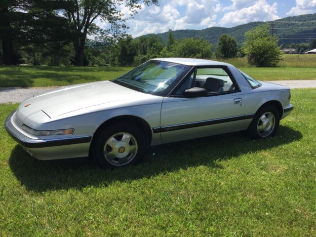 1990 Silver Buick Reatta