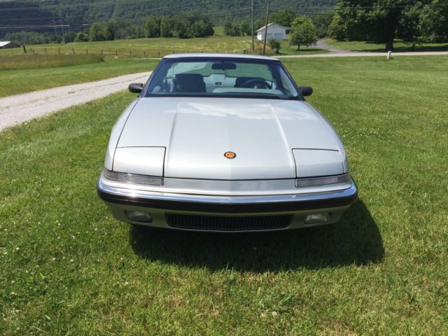1990 Silver Buick Reatta