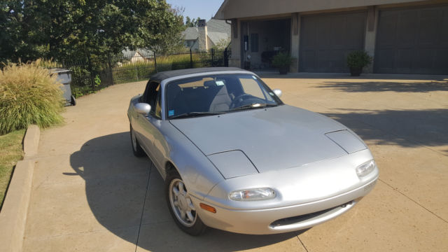 1990 Silver Mazda MX-5 Miata Convertible