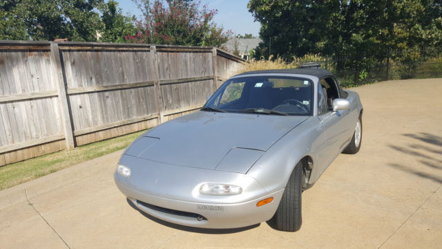 1990 Silver Mazda MX-5 Miata Convertible