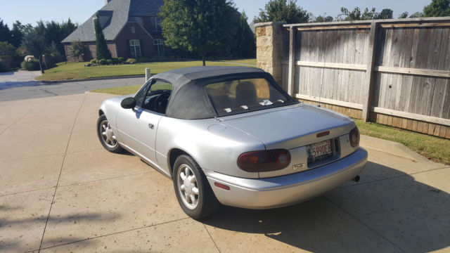 1990 Silver Mazda MX-5 Miata Convertible