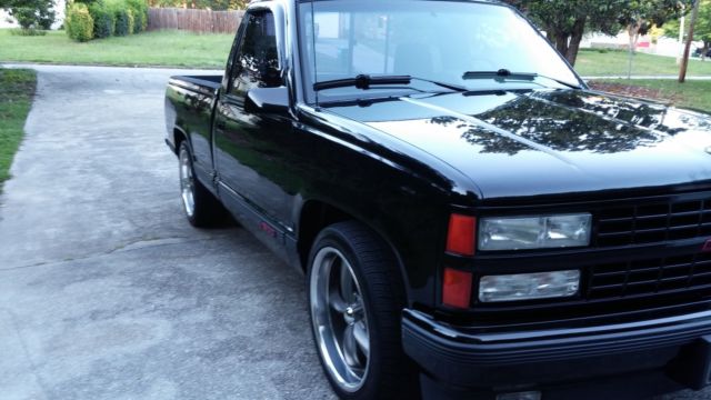 1990 Black Chevrolet Silverado 1500 Standard Cab Pickup