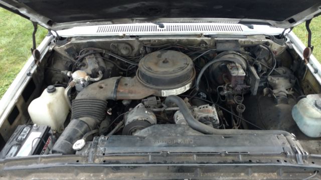 1990 Blue/white Chevrolet Suburban