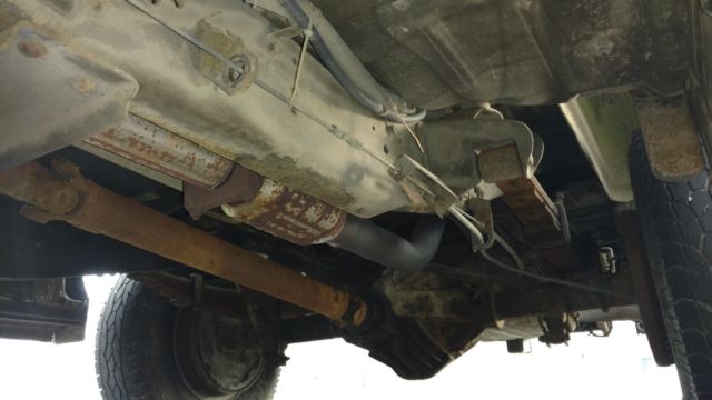 1990 Blue/white Chevrolet Suburban