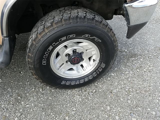 1990 Gold Toyota 4Runner SUV