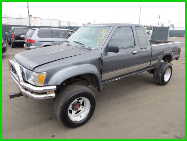 1990 Gray Toyota Pickup