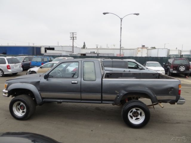 1990 Gray Toyota Pickup