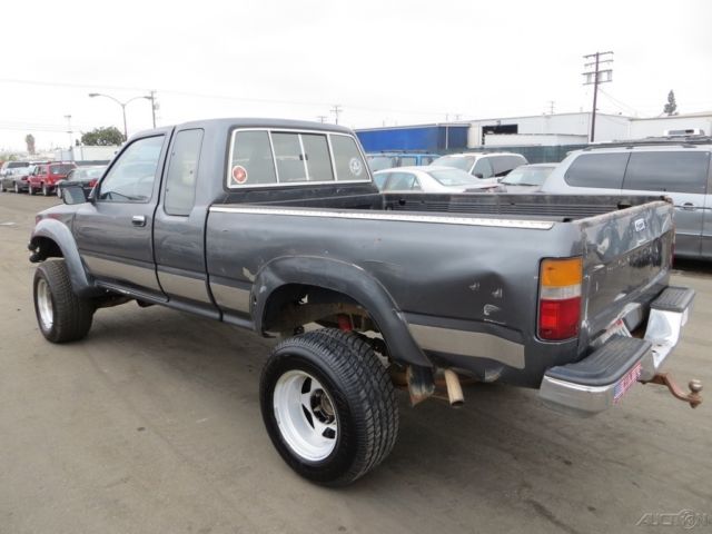 1990 Gray Toyota Pickup