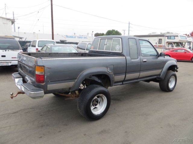 1990 Gray Toyota Pickup