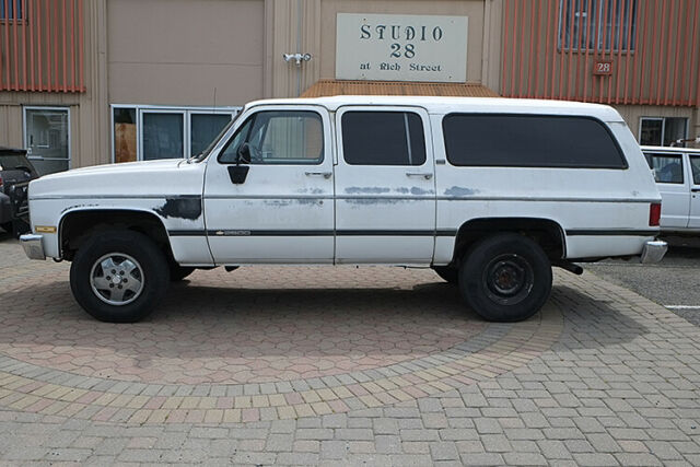 1990 White Chevrolet Suburban SUV