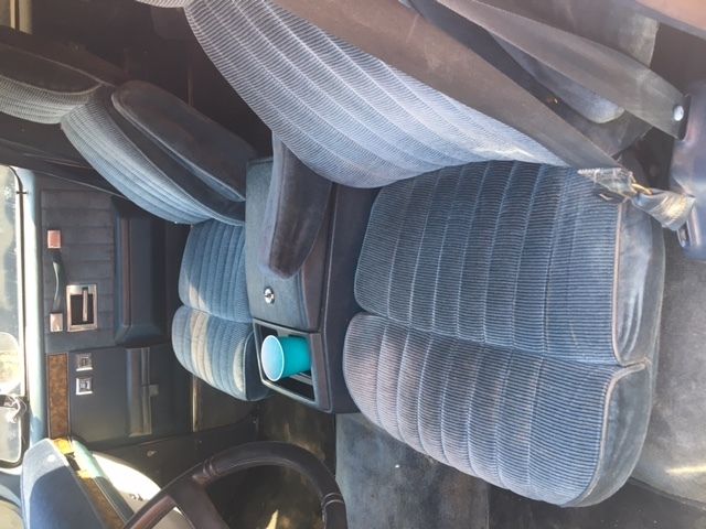 1990 White Chevrolet Suburban SUV