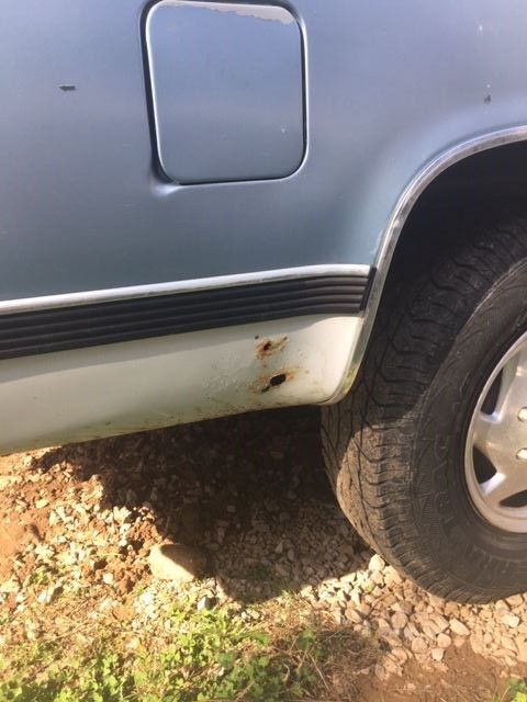 1990 White Chevrolet Suburban SUV