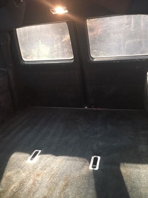 1990 White Chevrolet Suburban SUV